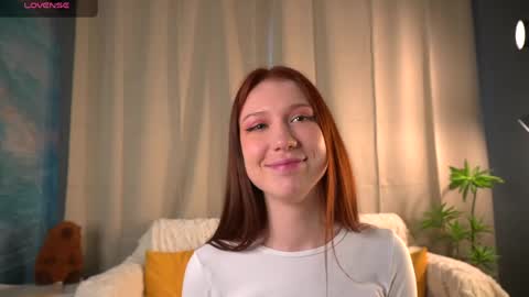 Snapshot of hotblush chatting on 04/04/26, 01:19 Sonya online show from 04/04/26, 01:19