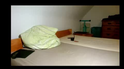 hotboy32891282 online show from 02/04/26, 06:47