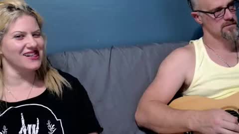 Snapshot of hotcancpl chatting on 12/20/25, 12:18 Alex Bella online show from 12/20/25, 12:18