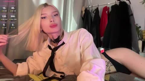 hotchubently online show from 10/18/25, 07:25