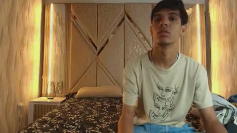 hotcouple_222 online show from 02/09/26, 07:23