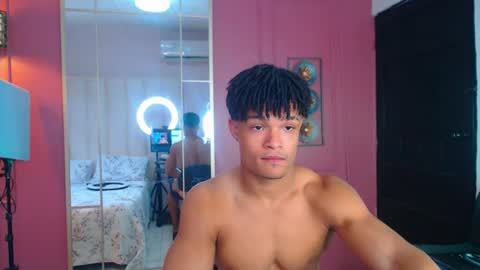 Snapshot of hotcrew_ chatting on 06/17/26, 06:53 Hussain aaron and Ekko online show from 06/17/26, 06:53