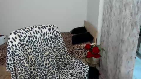 KRISS LUNA online show from 05/12/26, 08:06