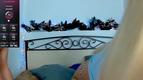 Anna 23   Archie 25  online show from 01/01/25, 06:49