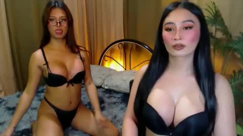 Snapshot of hotevatrans chatting on 11/20/25, 01:06 EVA online show from 11/20/25, 01:06