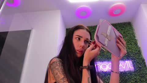 Snapshot of hotfallingdevil chatting on 11/22/25, 09:52 hotfallingdevil online show from 11/22/25, 09:52