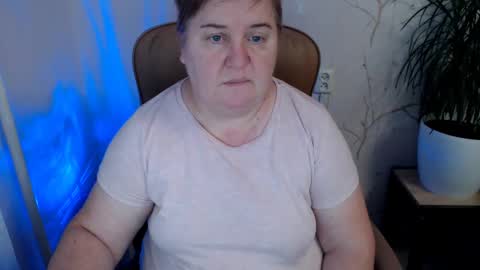 Snapshot of hotfiremommy chatting on 01/11/25, 11:56 LimonkaFire online show from 01/11/25, 11:56