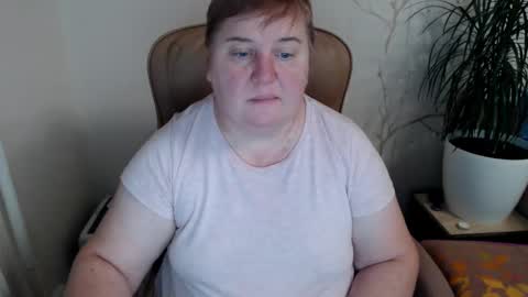 Snapshot of hotfiremommy chatting on 01/16/25, 03:24 LimonkaFire online show from 01/16/25, 03:24