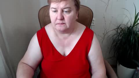 Snapshot of hotfiremommy chatting on 01/19/25, 08:39 LimonkaFire online show from 01/19/25, 08:39