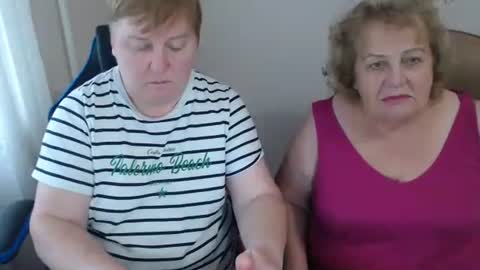 Snapshot of hotfiremommy chatting on 10/01/25, 02:12 LimonkaFire online show from 10/01/25, 02:12