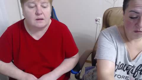 Snapshot of hotfiremommy chatting on 10/10/25, 05:23 LimonkaFire online show from 10/10/25, 05:23