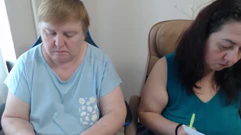 Snapshot of hotfiremommy chatting on 11/09/25, 08:45 LimonkaFire online show from 11/09/25, 08:45