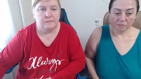 Snapshot of hotfiremommy chatting on 11/10/25, 09:19 LimonkaFire online show from 11/10/25, 09:19