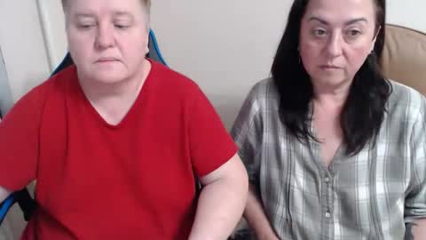 Snapshot of hotfiremommy chatting on 11/14/25, 08:40 LimonkaFire online show from 11/14/25, 08:40