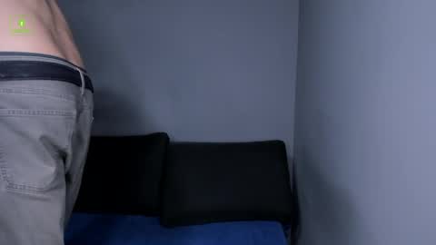 Snapshot of hotflirtyfella chatting on 04/24/26, 05:32 QUENTIN online show from 04/24/26, 05:32
