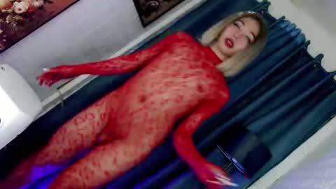 hotfucking_queen1111 online show from 02/21/26, 08:59