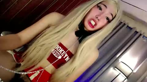 hotfucking_queen1111 online show from 06/08/26, 09:31