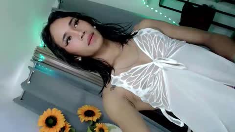 hotgirl_krisxx online show from 11/17/25, 03:23