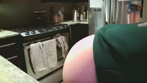 Snapshot of hotgirlbigbutt chatting on 12/18/25, 12:11 hotgirlbigbutt online show from 12/18/25, 12:11