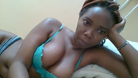 Queen online show from 10/26/25, 06:52