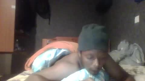 hotguyy001 online show from 02/18/25, 05:20