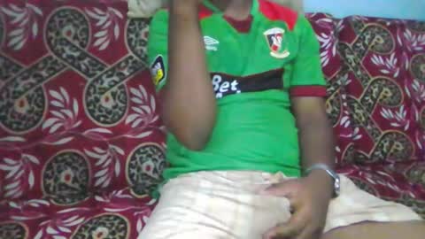 hotguyy001 online show from 03/17/26, 02:27