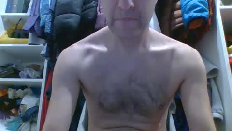 hottitan  twitter Marianoshcam online show from 10/26/25, 06:47