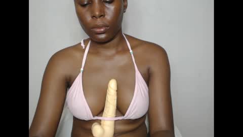 hotjessie0 online show from 02/05/25, 07:50