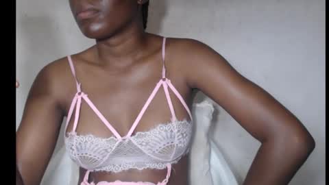 hotjessie0 online show from 09/17/25, 04:25