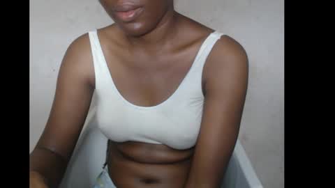 hotjessie0 online show from 10/31/25, 06:47