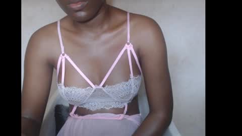 hotjessie0 online show from 12/01/25, 05:23