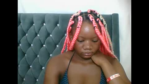 Snapshot of hotjeylee chatting on 02/09/26, 12:14 LOYCE online show from 02/09/26, 12:14