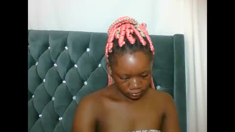 Snapshot of hotjeylee chatting on 02/18/26, 04:19 LOYCE online show from 02/18/26, 04:19