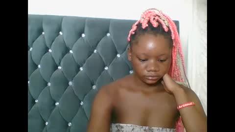 Snapshot of hotjeylee chatting on 02/19/26, 07:15 LOYCE online show from 02/19/26, 07:15