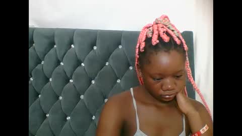 Snapshot of hotjeylee chatting on 02/21/26, 07:20 LOYCE online show from 02/21/26, 07:20