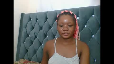 Snapshot of hotjeylee chatting on 02/25/26, 07:12 LOYCE online show from 02/25/26, 07:12