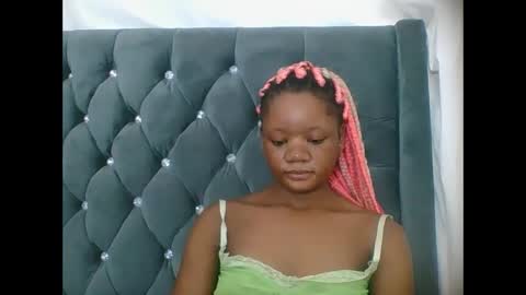 Snapshot of hotjeylee chatting on 03/01/26, 08:55 LOYCE online show from 03/01/26, 08:55