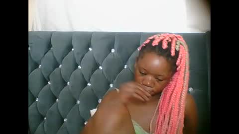 Snapshot of hotjeylee chatting on 03/02/26, 05:08 LOYCE online show from 03/02/26, 05:08