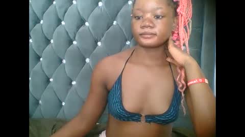 Snapshot of hotjeylee chatting on 03/02/26, 08:54 LOYCE online show from 03/02/26, 08:54