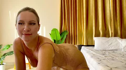 Kate  stream  1200 pm -800 pm UTC 7 online show from 12/08/24, 09:46