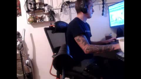 Snapshot of hotkinkytat chatting on 03/10/25, 07:18 hotkinkytat online show from 03/10/25, 07:18