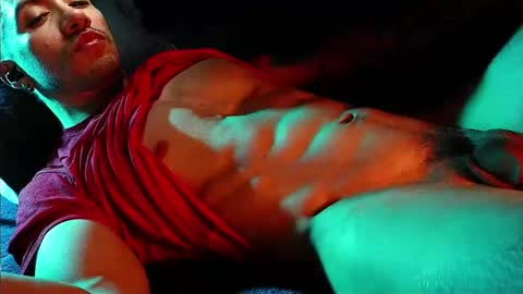 Snapshot of hotlatinking chatting on 02/13/25, 02:01 Hotlatinking online show from 02/13/25, 02:01