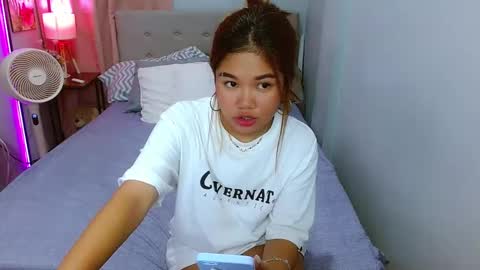 Layla online show from 01/06/25, 12:24