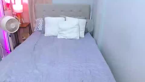 Layla online show from 01/07/25, 08:45