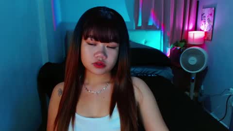 Layla online show from 03/02/25, 01:27