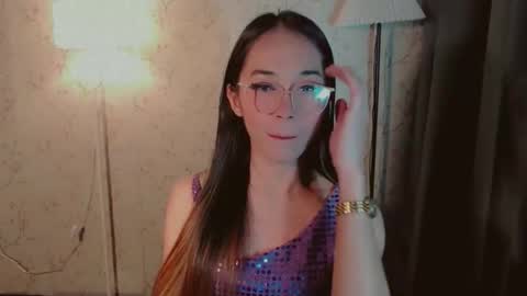 Snapshot of hotlegsxandra chatting on 10/07/25, 04:26 XANDRA online show from 10/07/25, 04:26