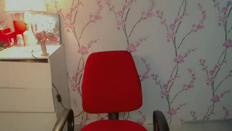 Snapshot of hotlegsxandra chatting on 12/03/25, 02:30 XANDRA online show from 12/03/25, 02:30