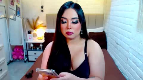 Snapshot of hotlexus69 chatting on 09/12/25, 12:44 LEXUS online show from 09/12/25, 12:44