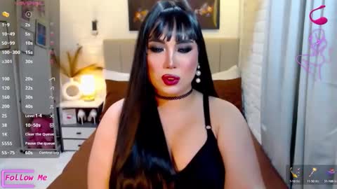 Snapshot of hotlexus69 chatting on 11/25/25, 05:07 LEXUS online show from 11/25/25, 05:07