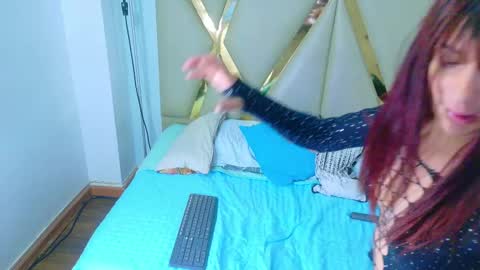 hotlittlechill online show from 10/21/25, 08:09